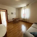 Apartament Genova 9 *