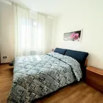 Genova 9 Apartament *